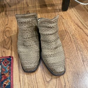 Jeffrey Campbell - Size 8.5 Slip Ons